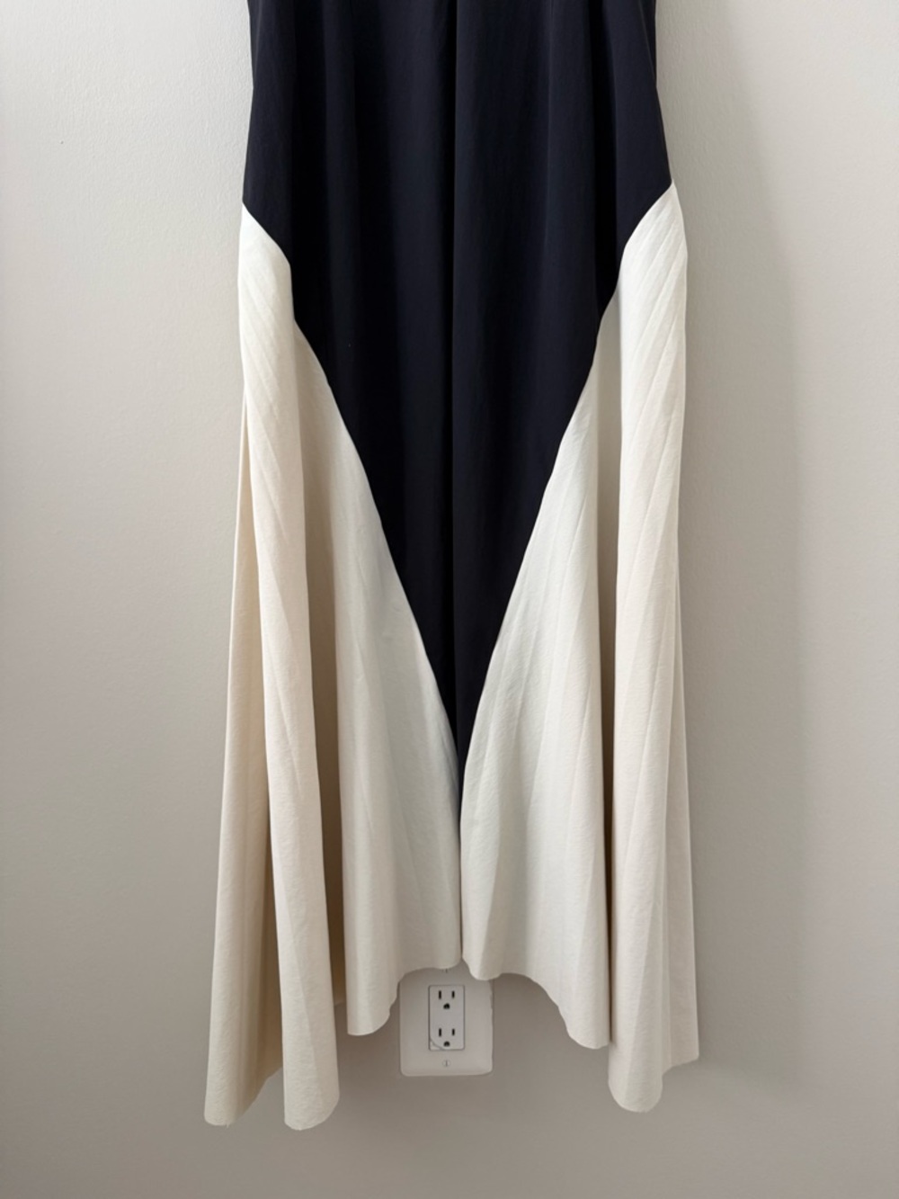 A.W.A.K.E. Mode - Sculptural Contrast Midi Dress - Black & Ivory - Picture 11 of 14